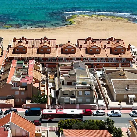 En La Mata A 50 Metros De La Playa Dağ evi
